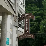 Castro Parrillada Hostel Samos