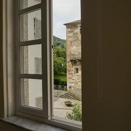 Castro Parrillada Hostel