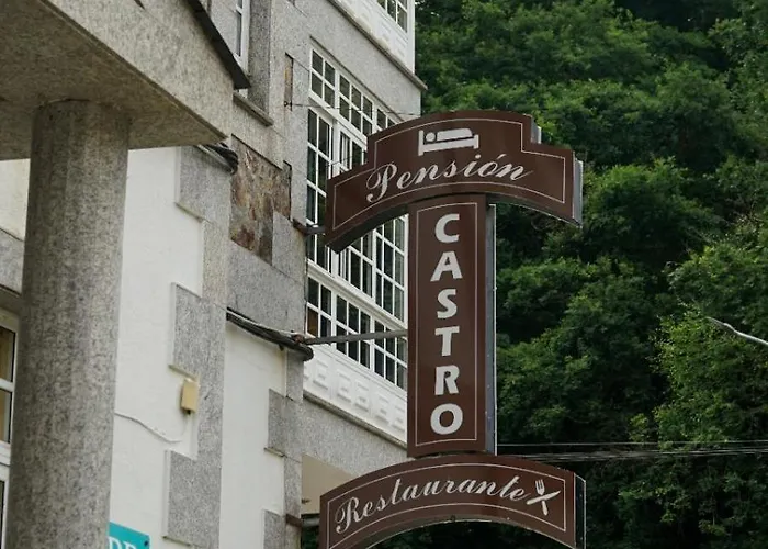 Castro Parrillada Vandrerhjem Samos